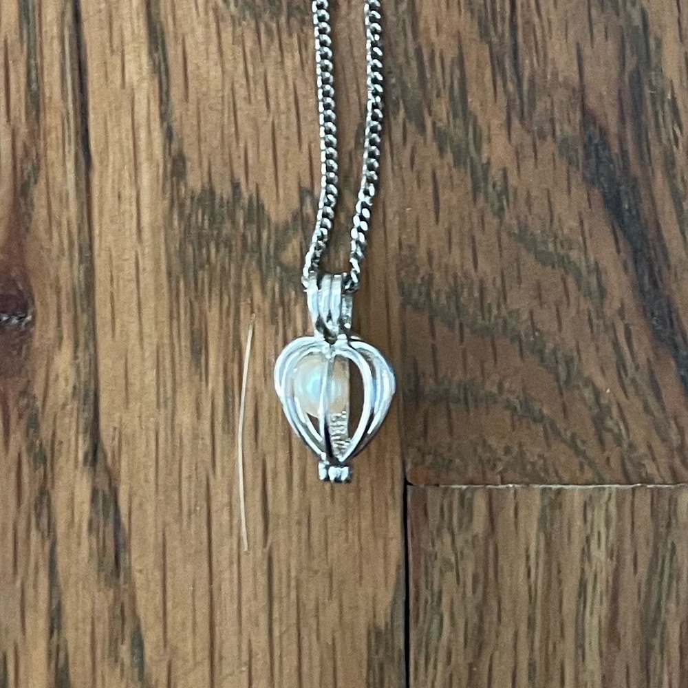 Heart and pearl necklace